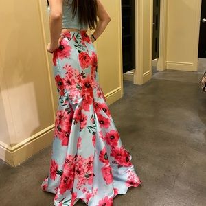 Floral trumpet formal skirt and crop top new !